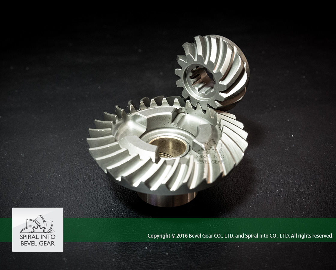 spiral bevel gear for outboard motor