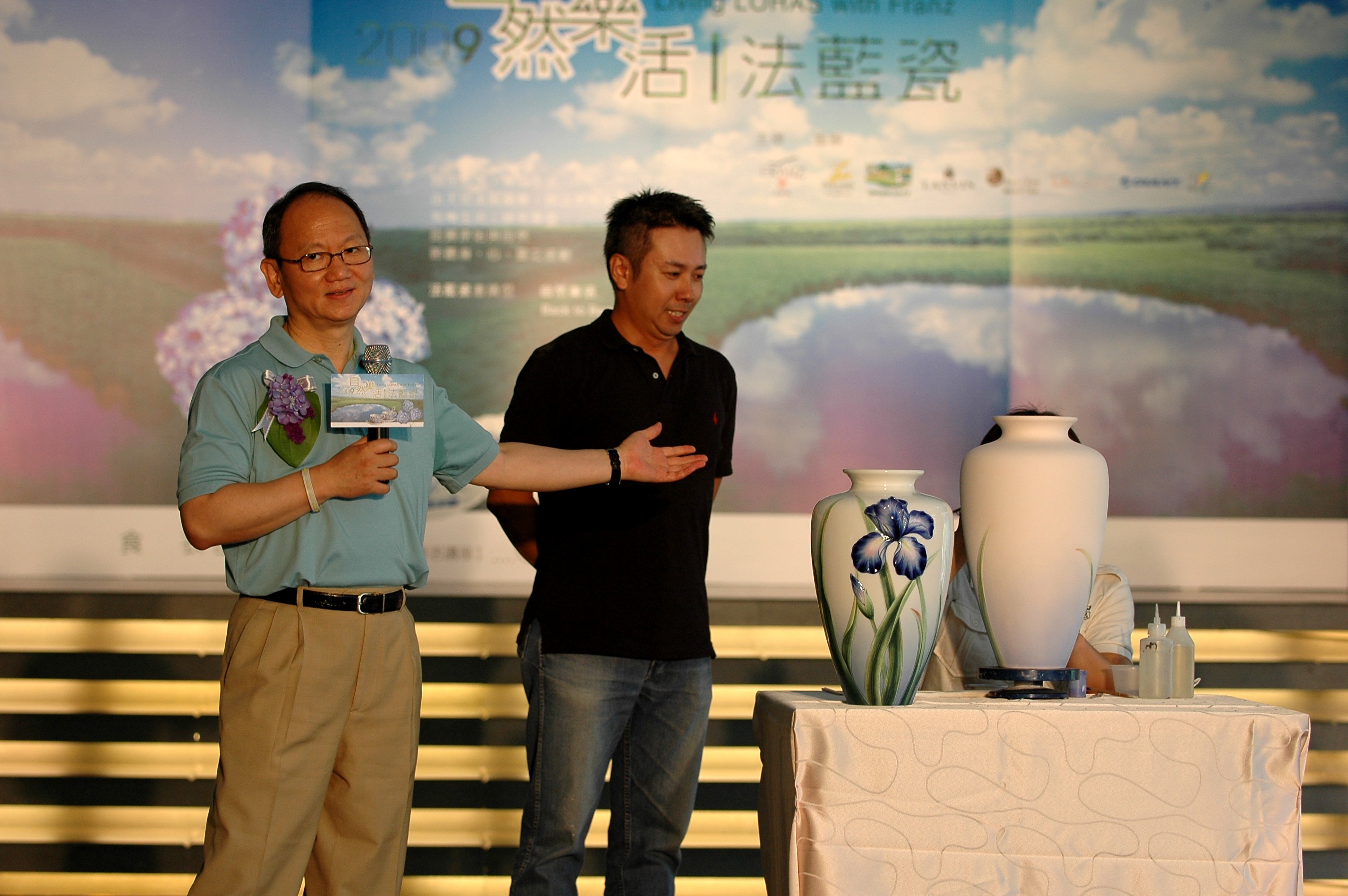 陈立恒同时表示,今年法蓝瓷的活动主题,以提倡的乐活概念:『living