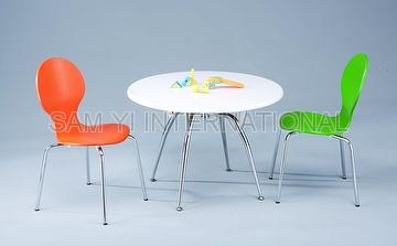 kids dinner table and chairs