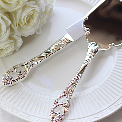 Cake Serving Set With Embossed Heart Pattern Spring Lotus Ltd