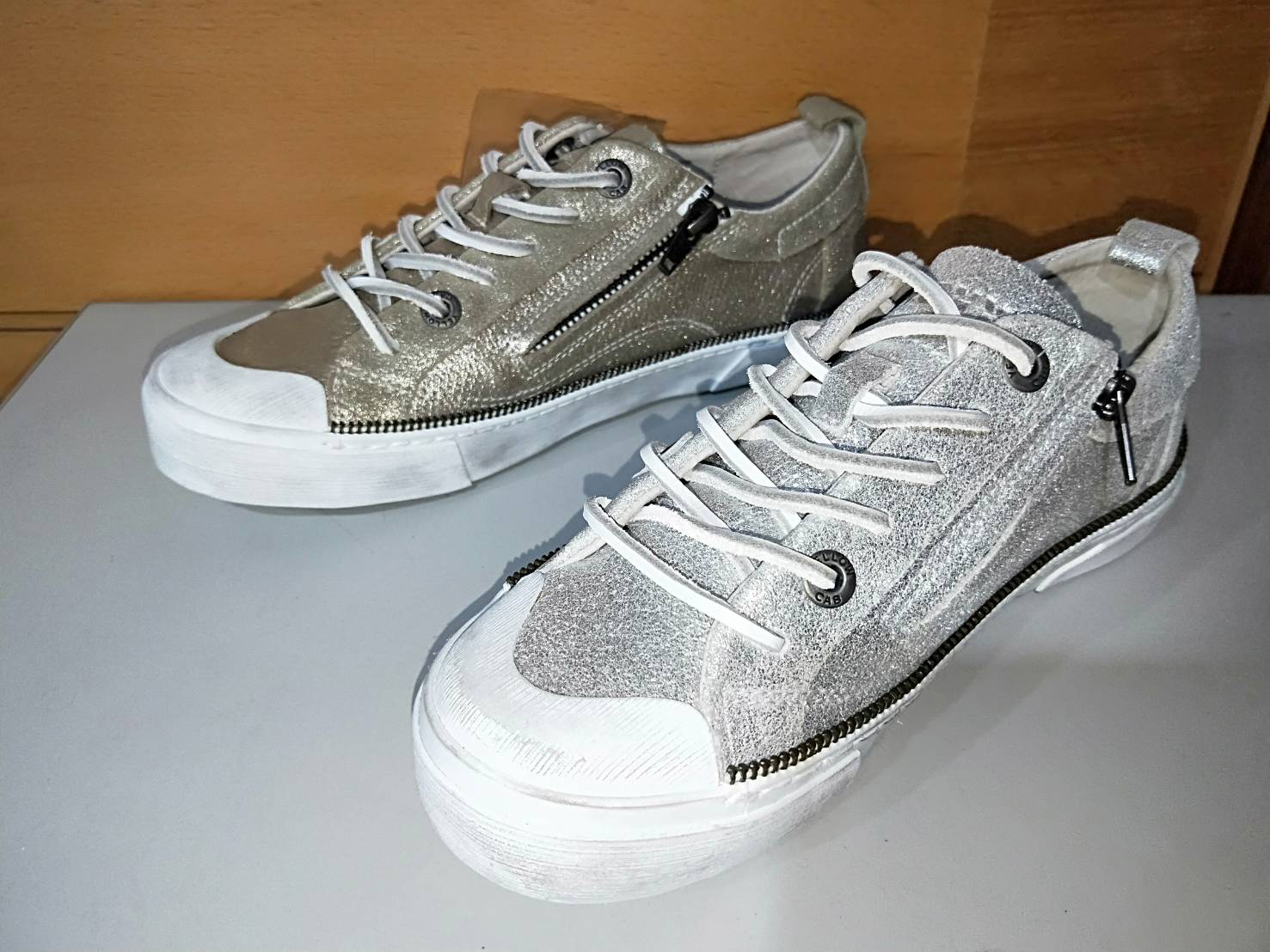 Vulcanizing Shoes - Gold/Silver Casual Sneaker | SKYSALE ENTERPRISE CO ...