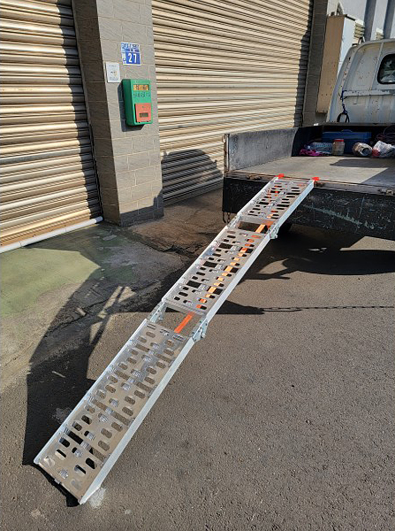 Motorcycle Loading Ramp, Foldable Aluminum Ramp for ATV/Motorcycles ...