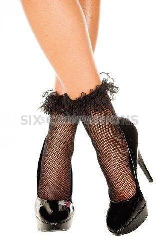 Fishnet anklet with ruffle trim