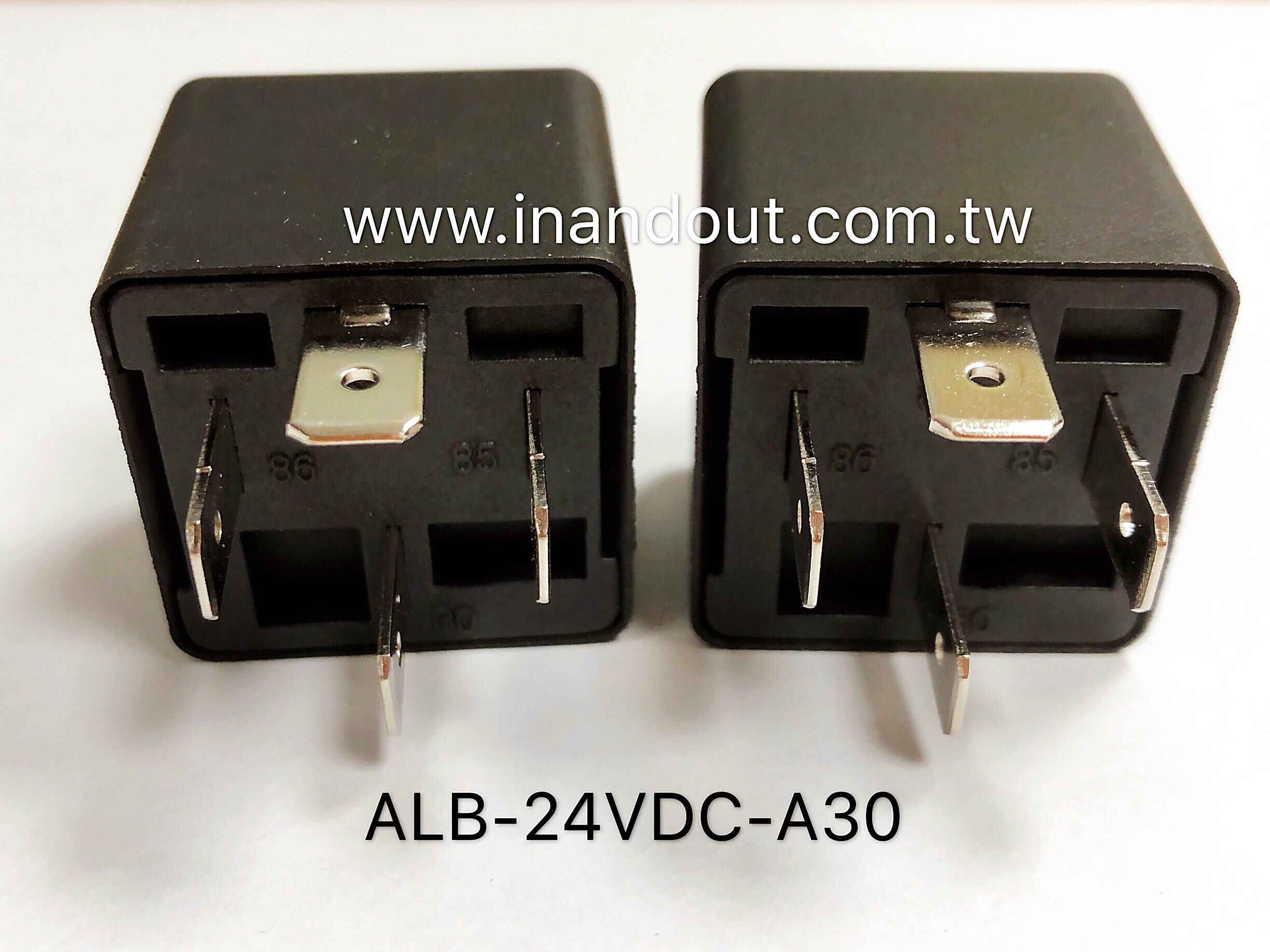 Automotive Relay 24VDC 30A 4 pins 1 Form A Plug In Type