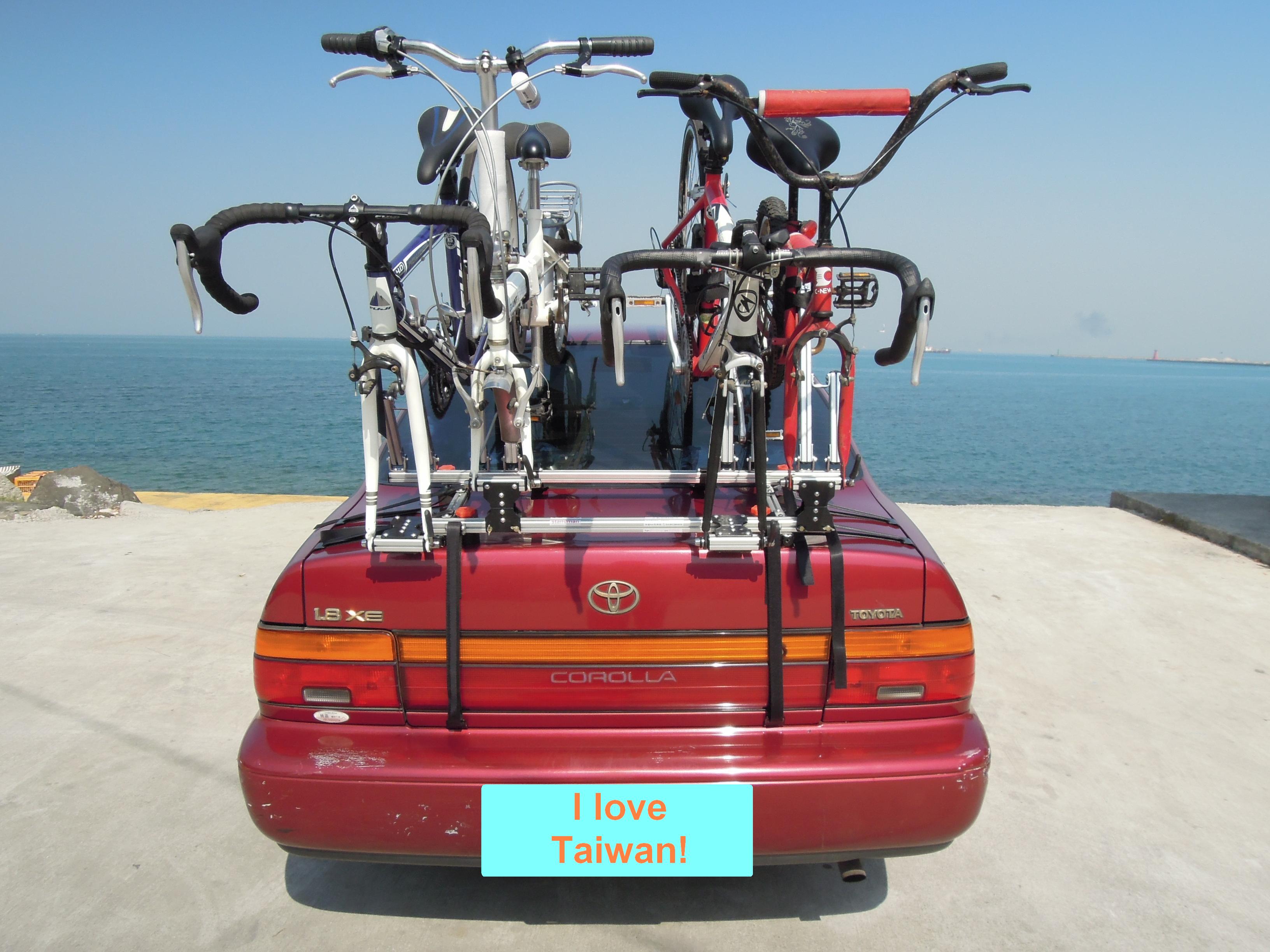 Rear sedan bike carrier