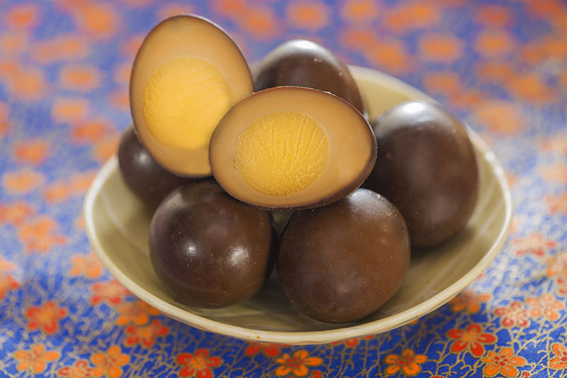 Spicy Braised Iron Eggs with Black Pepper