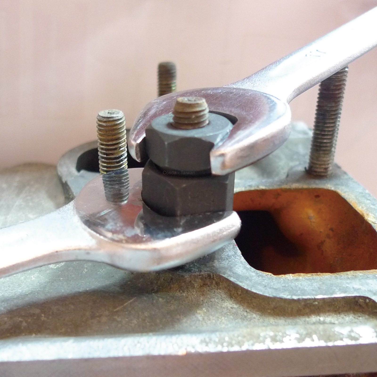 Stud Remover and Installer Broken Stud Extractor Set with Sizes in