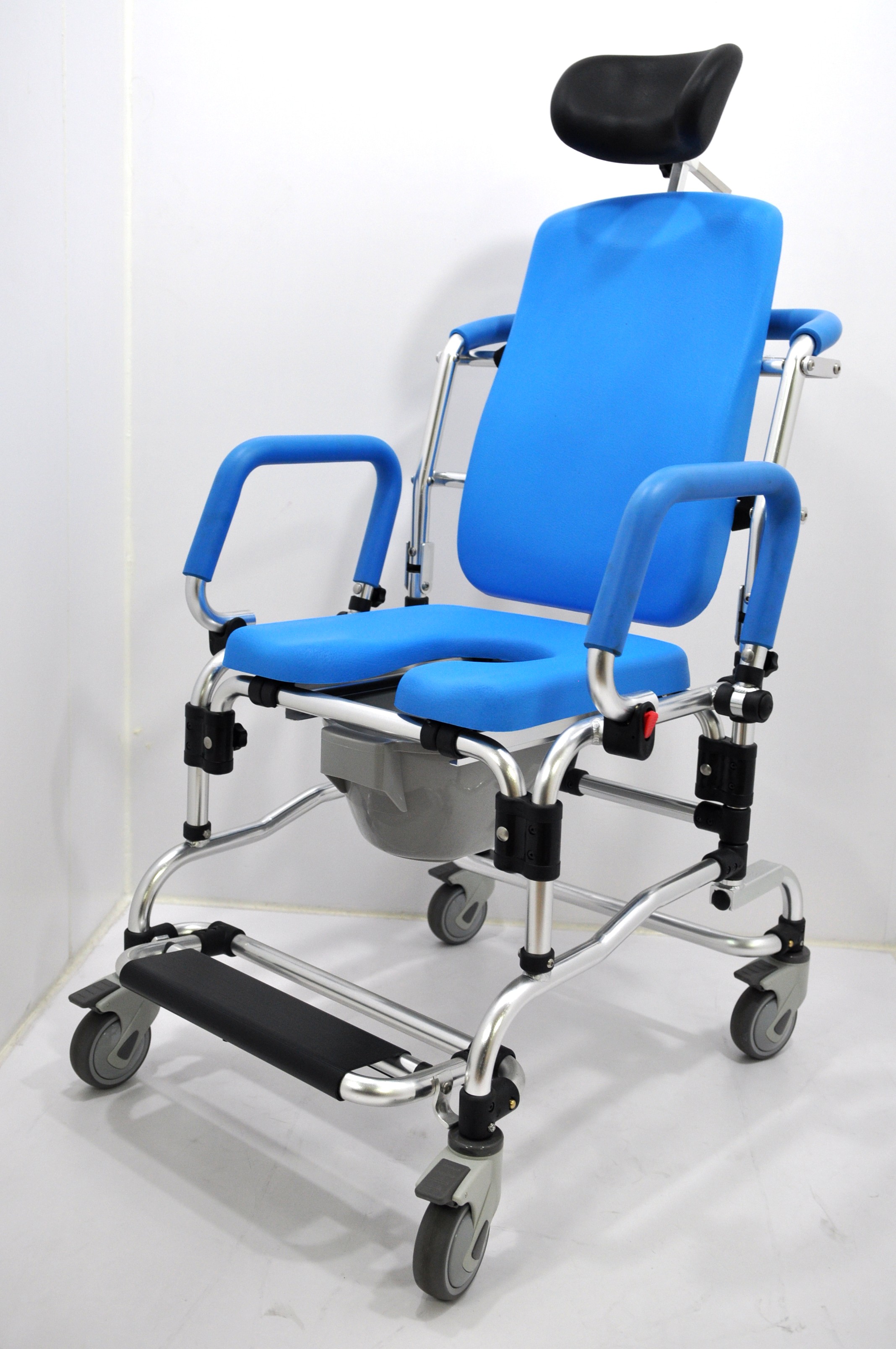 Bathing And Commode Chair Taiwantrade Com