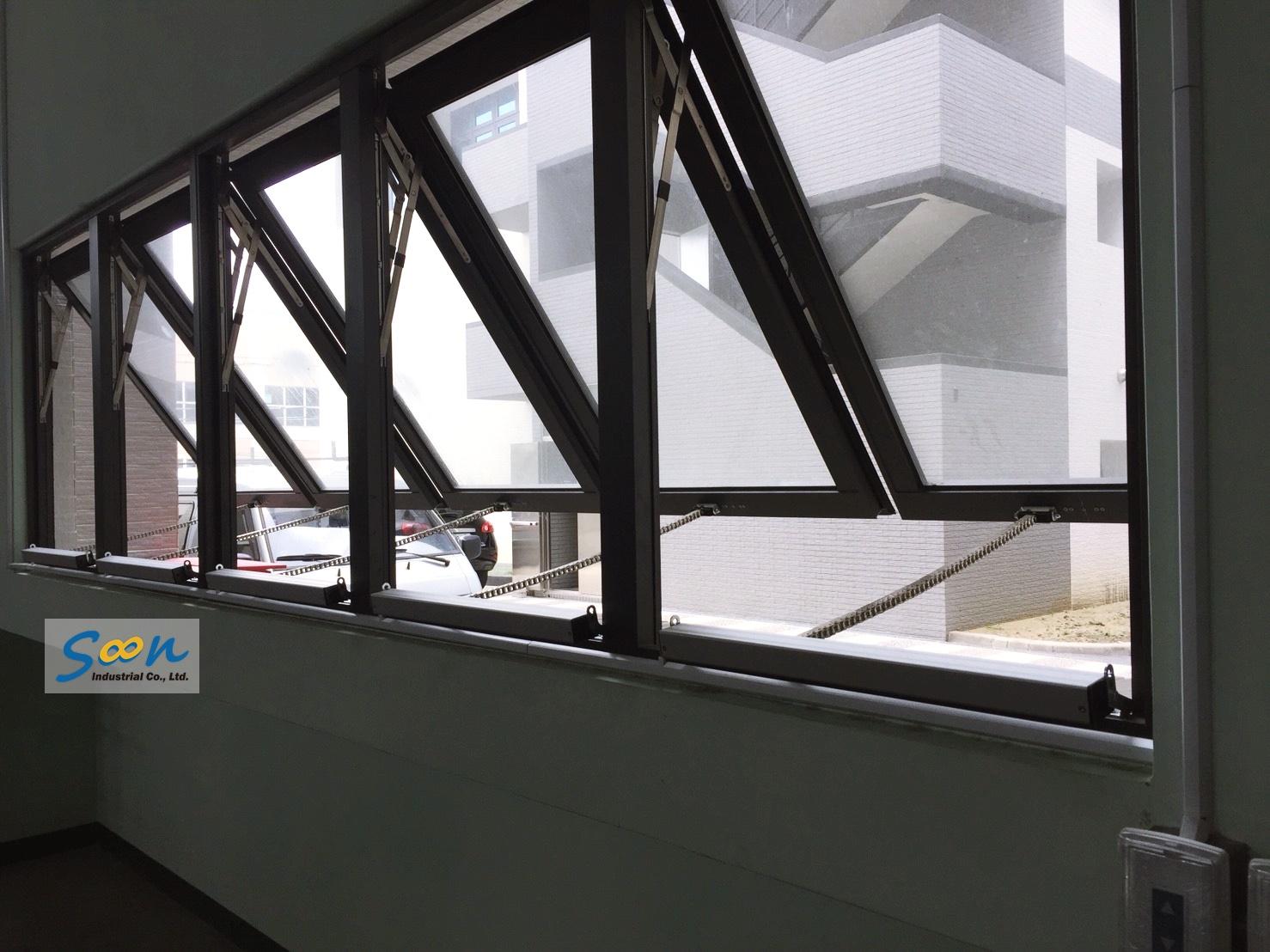 Automatic Window Opening System For High Windows With RF Remoter