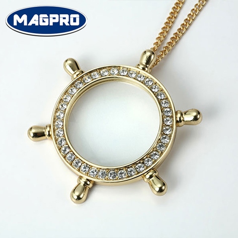 wheel Necklace Magnifier