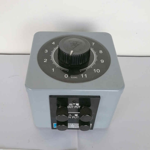 Variable Voltage Transformer (Variac Slidac) Input 1 Ph 220V, Output 0~240V Max 5 A, 1PH 110V, output 0~120V