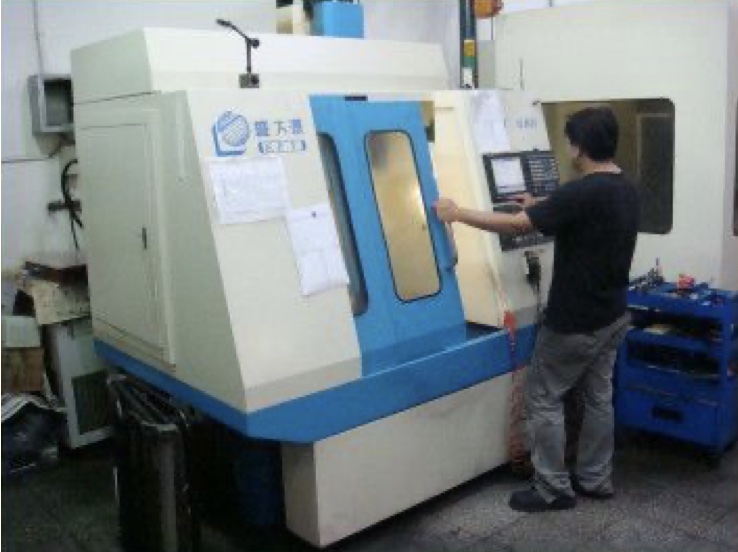 CNC High Speed Machining Center (SFY HSC-680)