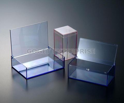 clear plastic storage boxes with hinged lids