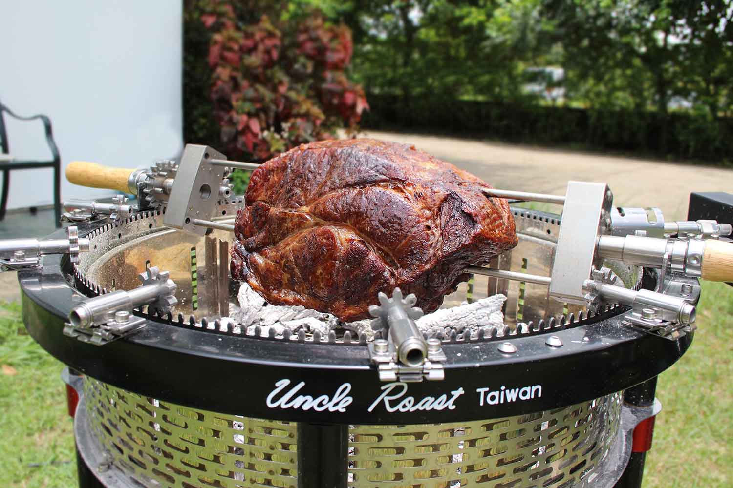 Uncle Roast BBQ Charcoal Grill