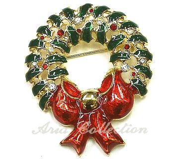 Christmas wreath brooch