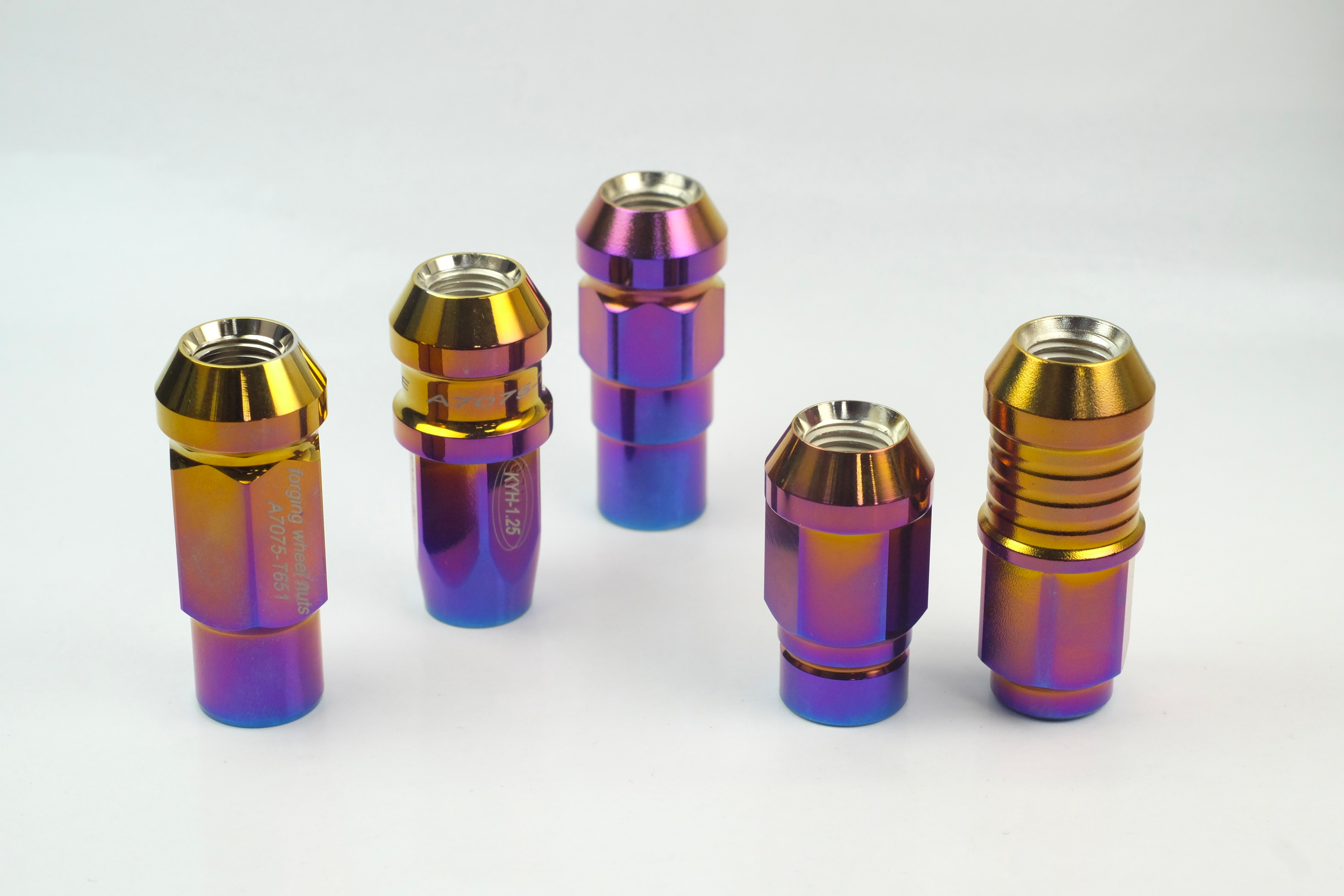 custom made lug nuts