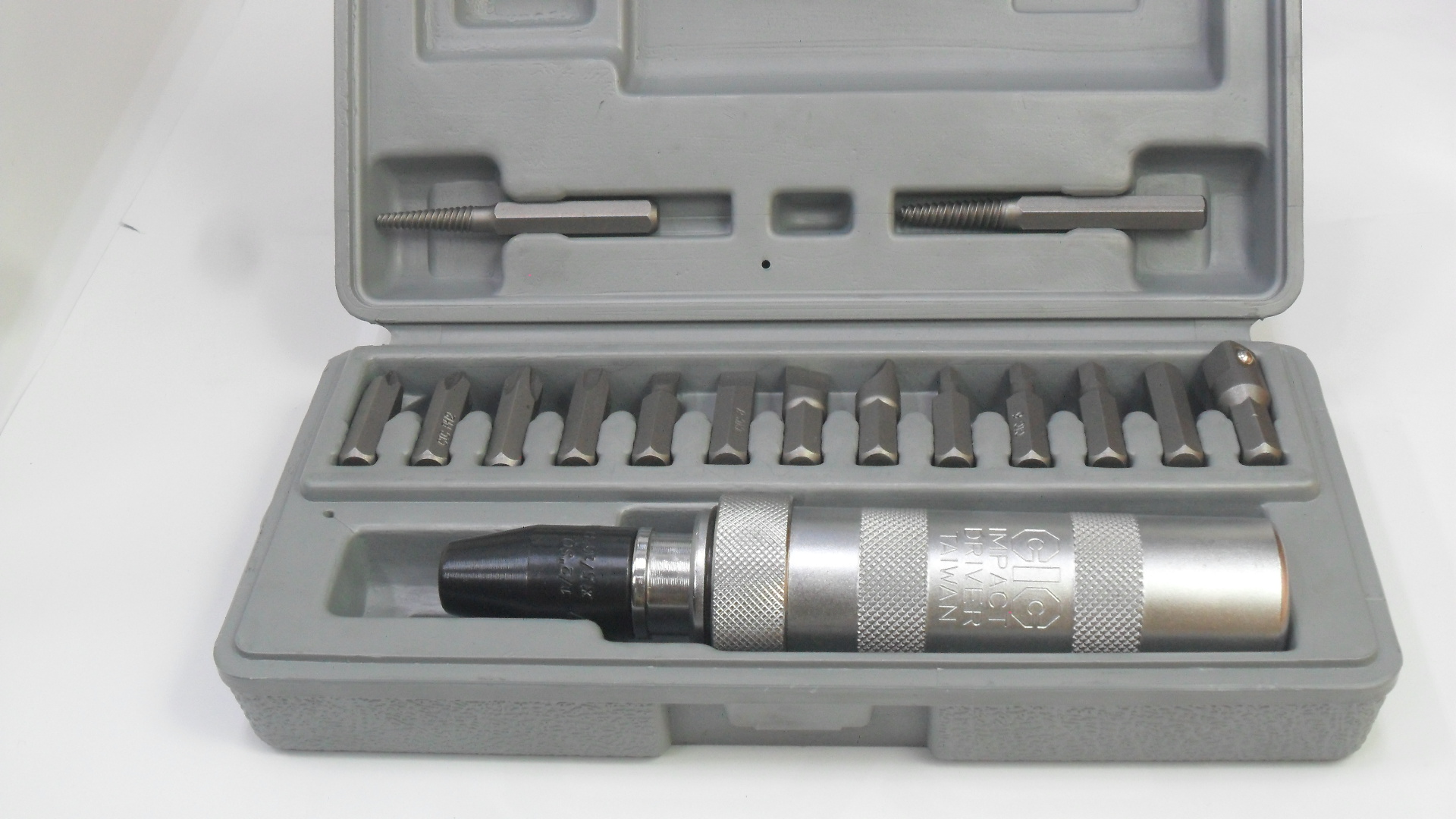 Reversible Driver Set Included Screw Extractors