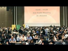 面對全球經貿環境劇烈變動，包括美國對中加徵關稅、供應鏈布局重整與地緣政治風險升溫，經濟部與外貿協會攜手主動出擊，辦理大型採購洽談會「Taiwan Select全球搶單大會」助攻我國廠商拓展訂單。本活動邀請越南、印度、美國、日本、印尼、巴西、匈牙利等47國共460家買主實體來臺，與臺灣9大產業：汽車零配件、機械與智慧製造、電子資通訊、電動車、五金扣件、醫療器材、綠能、石化、消費品業者進行2,395場次洽談會，創造商機逾8億美元。