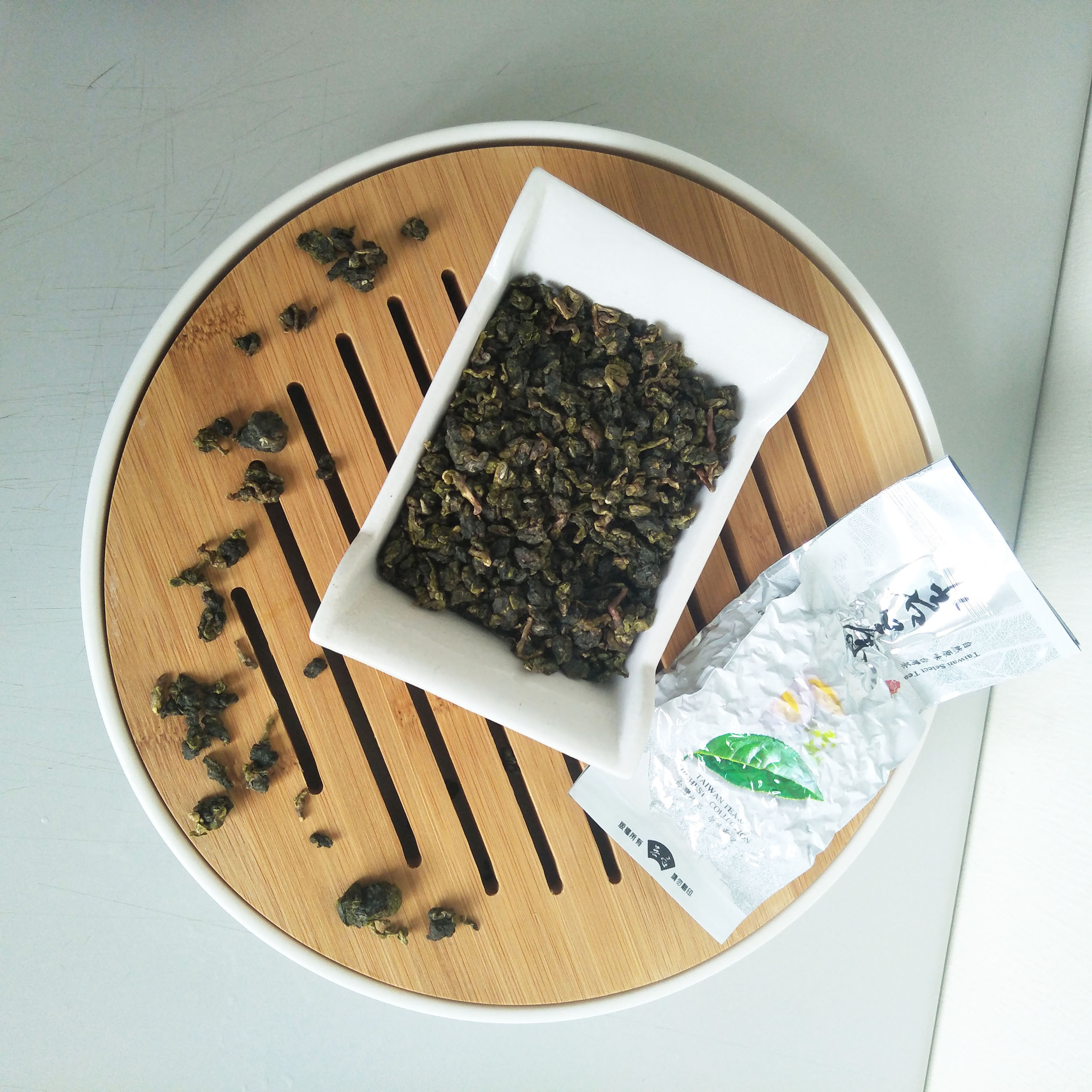 Fresh Dong Ding Oolong Tea Carefully Selected