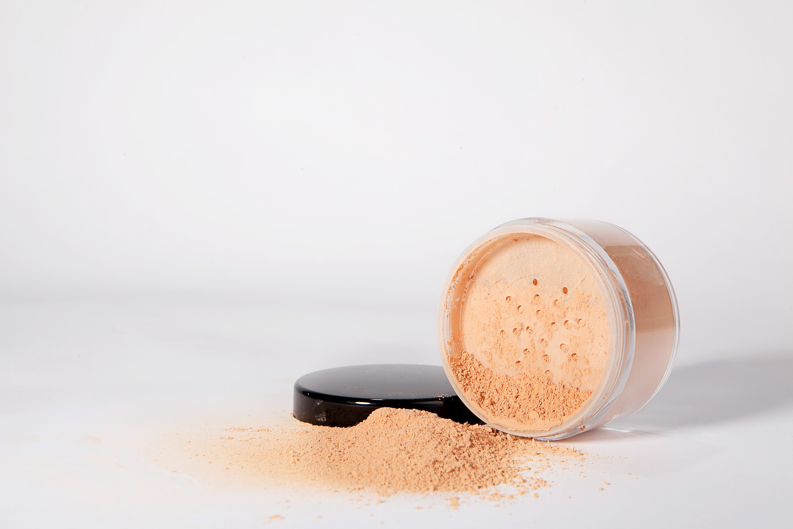 面用粉饼及化妆工具