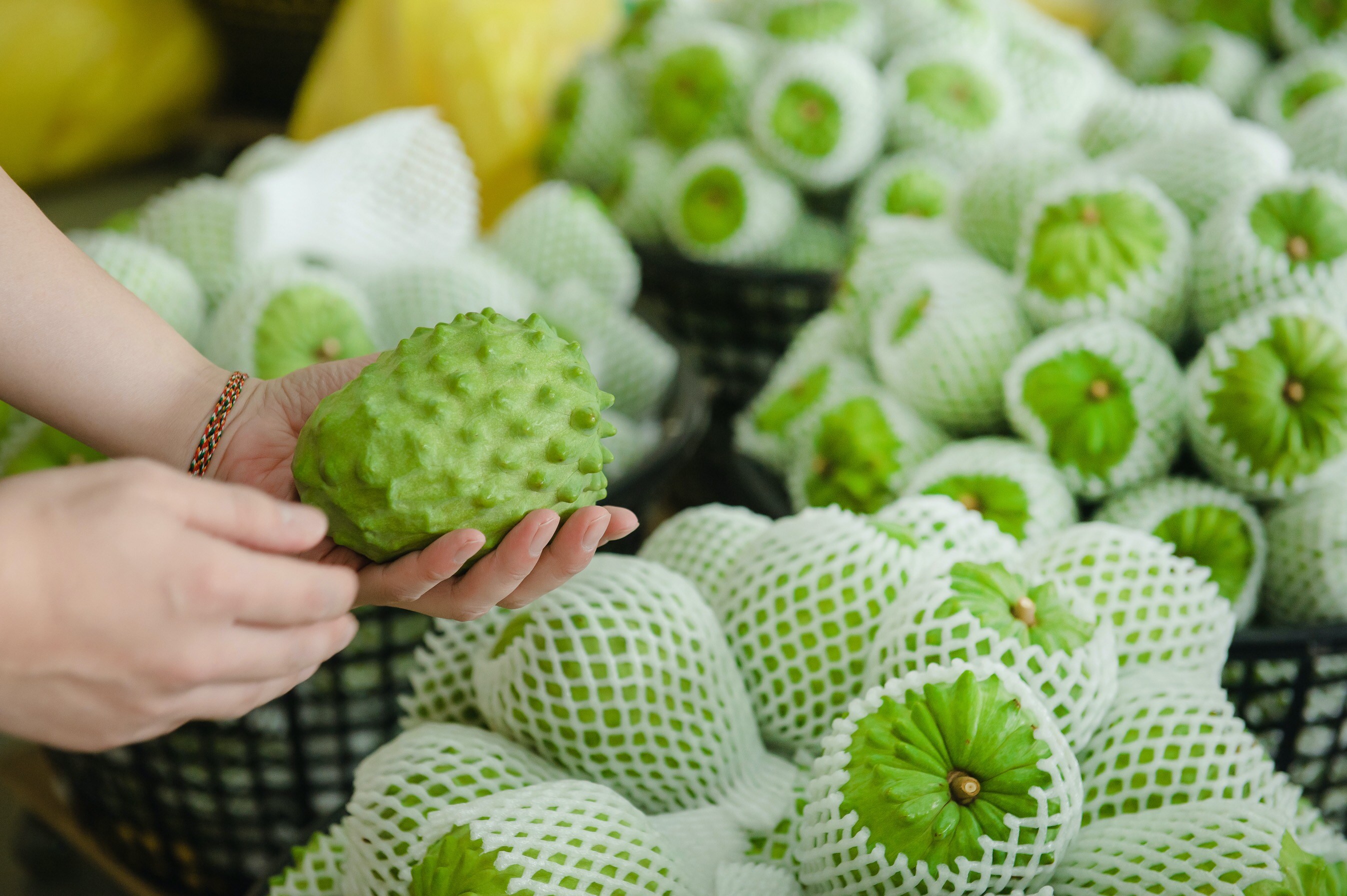 Fresh Sweetsop/ Fresh Pineapple Custard Apple