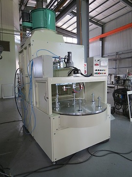 Round table spraying machine