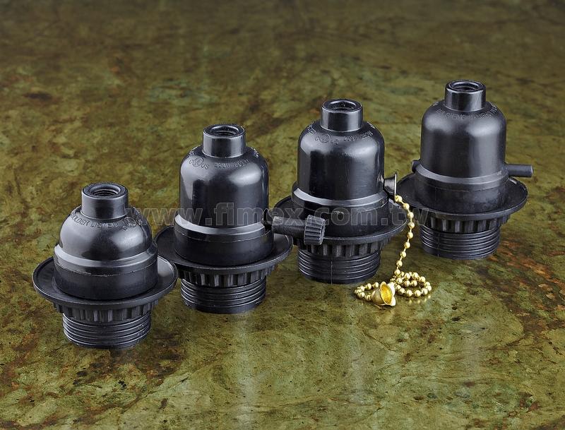 PHENOLIC LAMPHOLDER E26 250V 250/660W WITH FIXING COLLAR