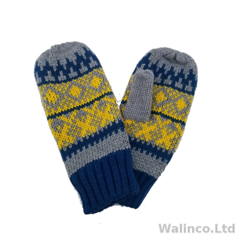  Recycled mitten with fairisle pattern