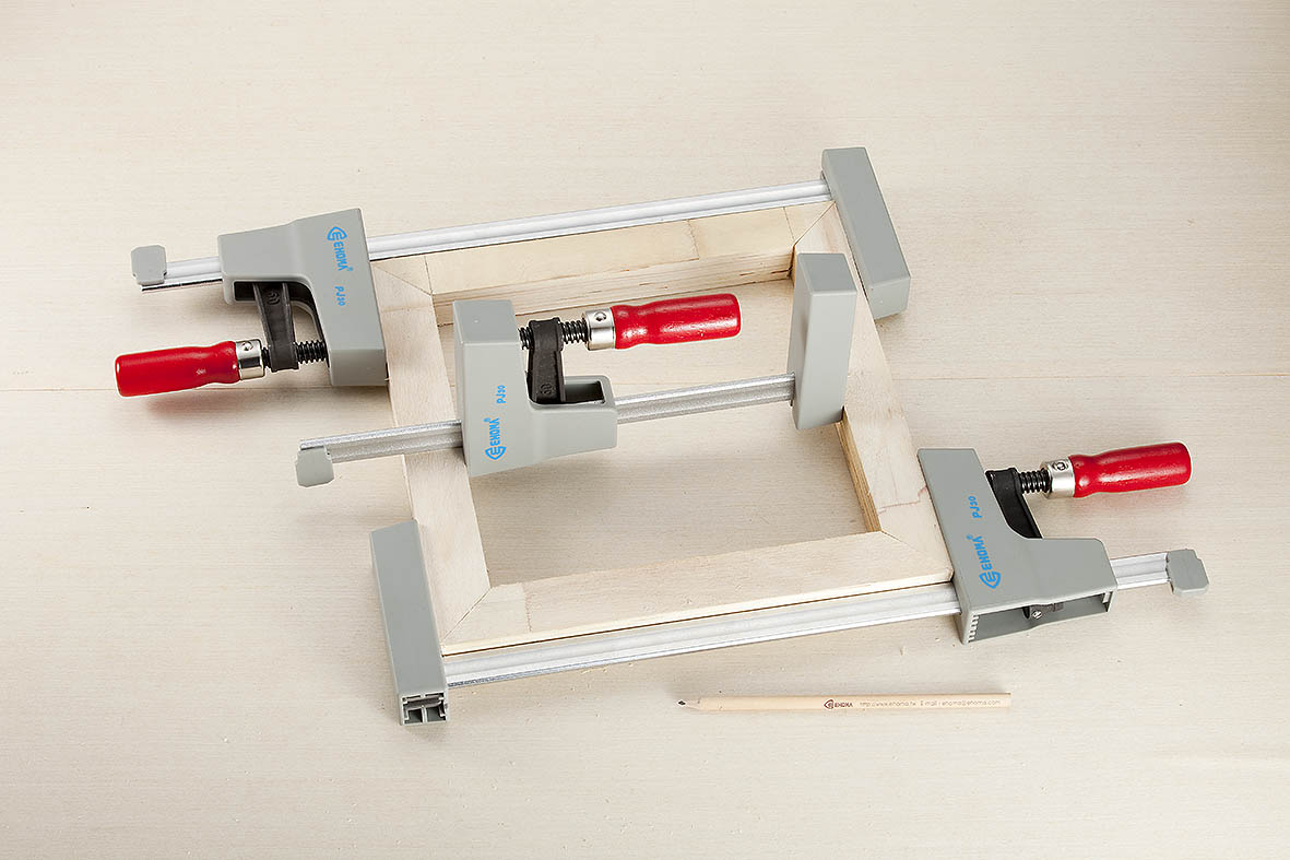 Parallel Jaw Clamp Wood Handle (AntiSlip System) EHOMA INDUSTRIAL