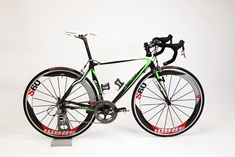 G-max Taiwan made High Quality Road bikes Full carbon   Racer Pro Carbon Green