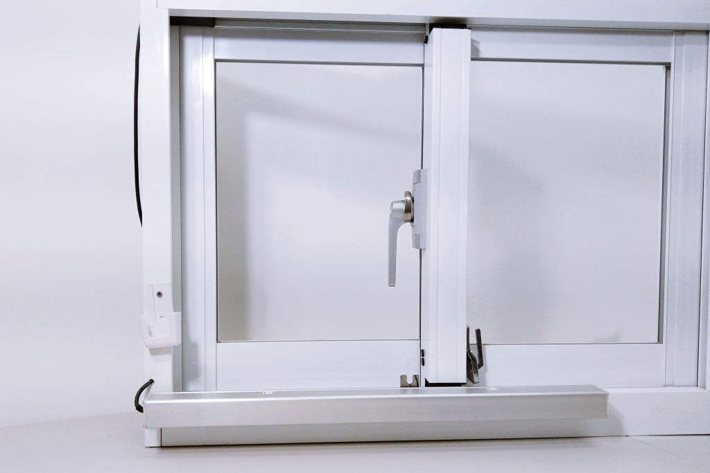Automatic Window Opener For Sliding Windows With KSTSL02 Track
