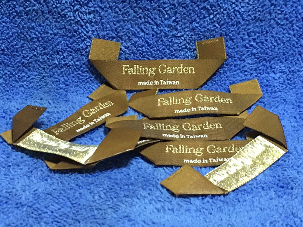 Custom Metallic Woven Labels