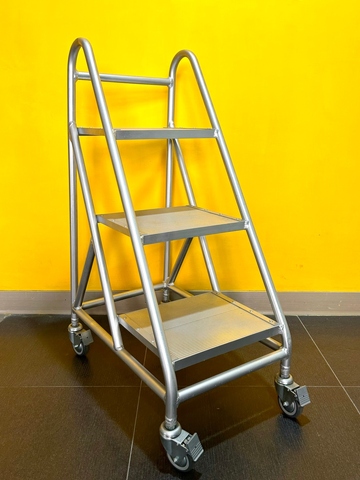 Lightweight Aluminum Rolling Ladder