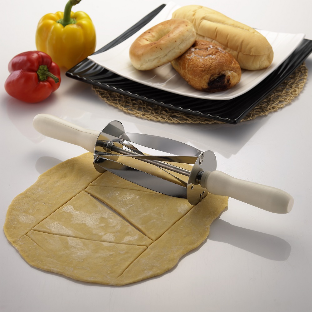 Baking Accessories Plastic Handle Triangular Bread Dough Stainless