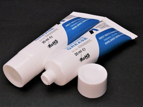 Wholesale Empty Round Cosmetic Plastic Tube Container with Screw Cap for Gel Essence, Lotion, Hand Cream