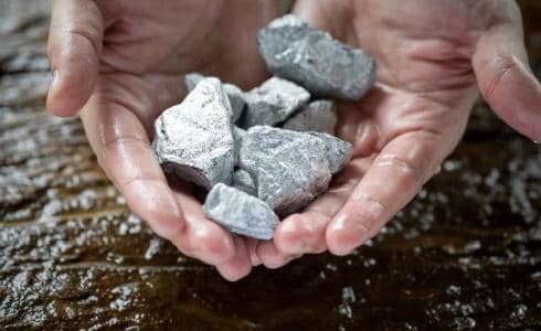 日本政府擬於本(2026)年4月制定推動稀土回收利用計畫，以降低供應鏈風險及對中國依賴