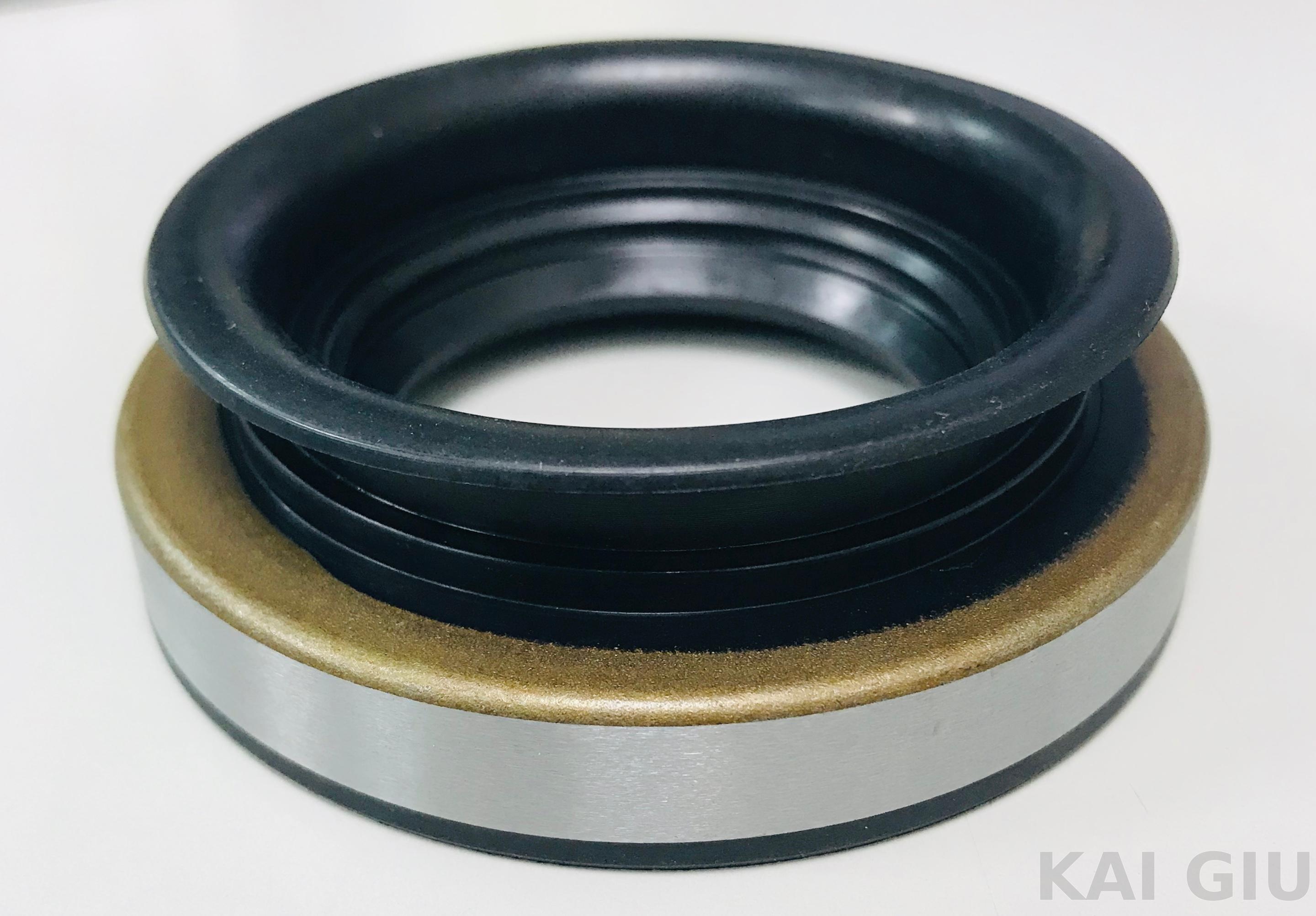 ISUZU OIL SEAL FINAL DRIVE PINION NHK / NKR