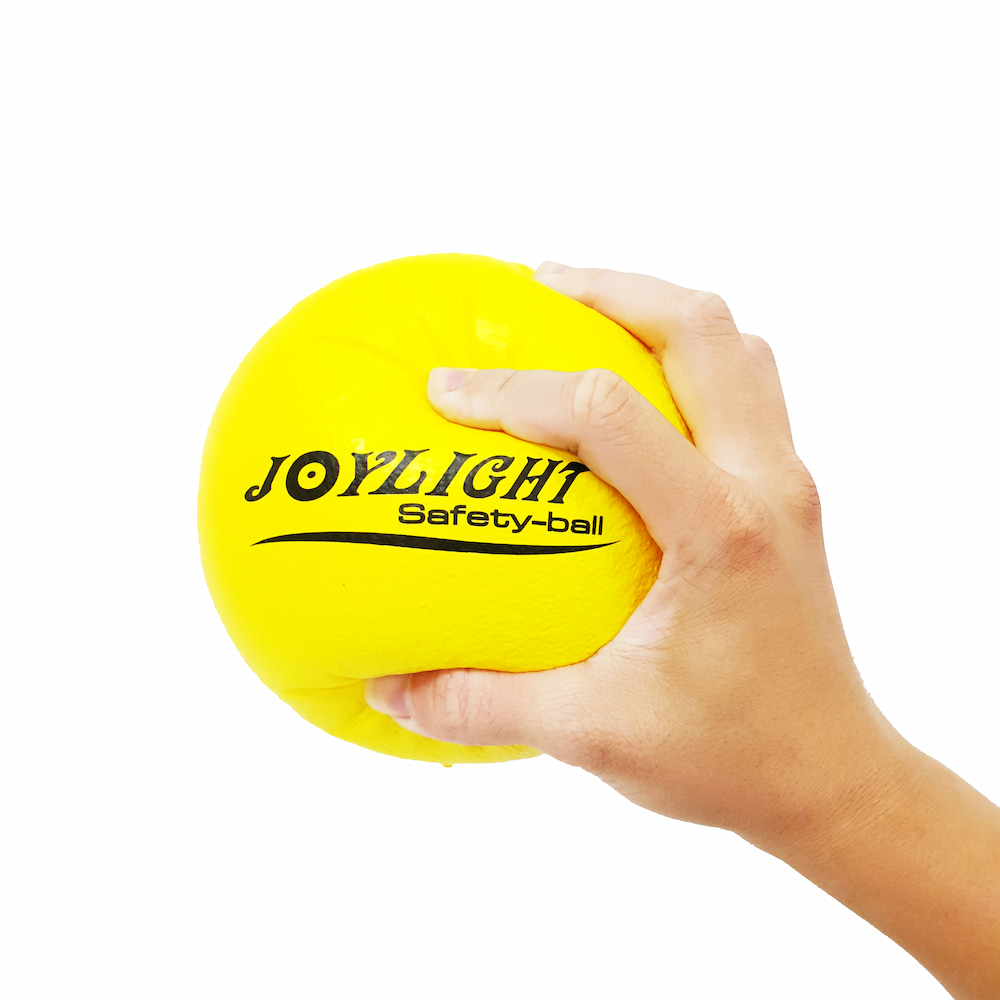 JoyLight Sport-Grabbing a foam dodgeball