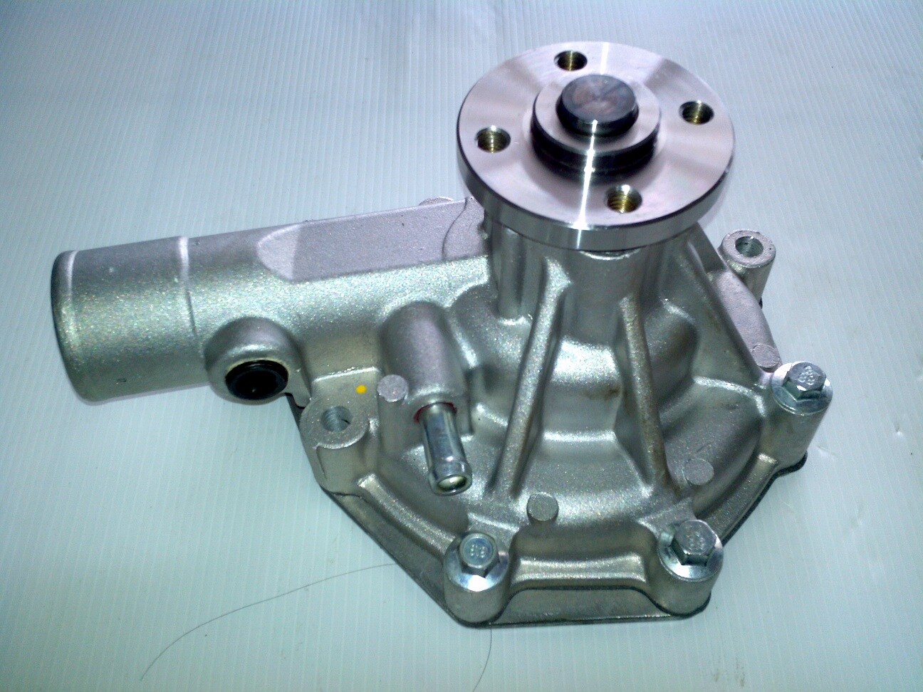 Forklift,Forklift Truck Replacement Parts,21010FM000 Water Pump NISSAN