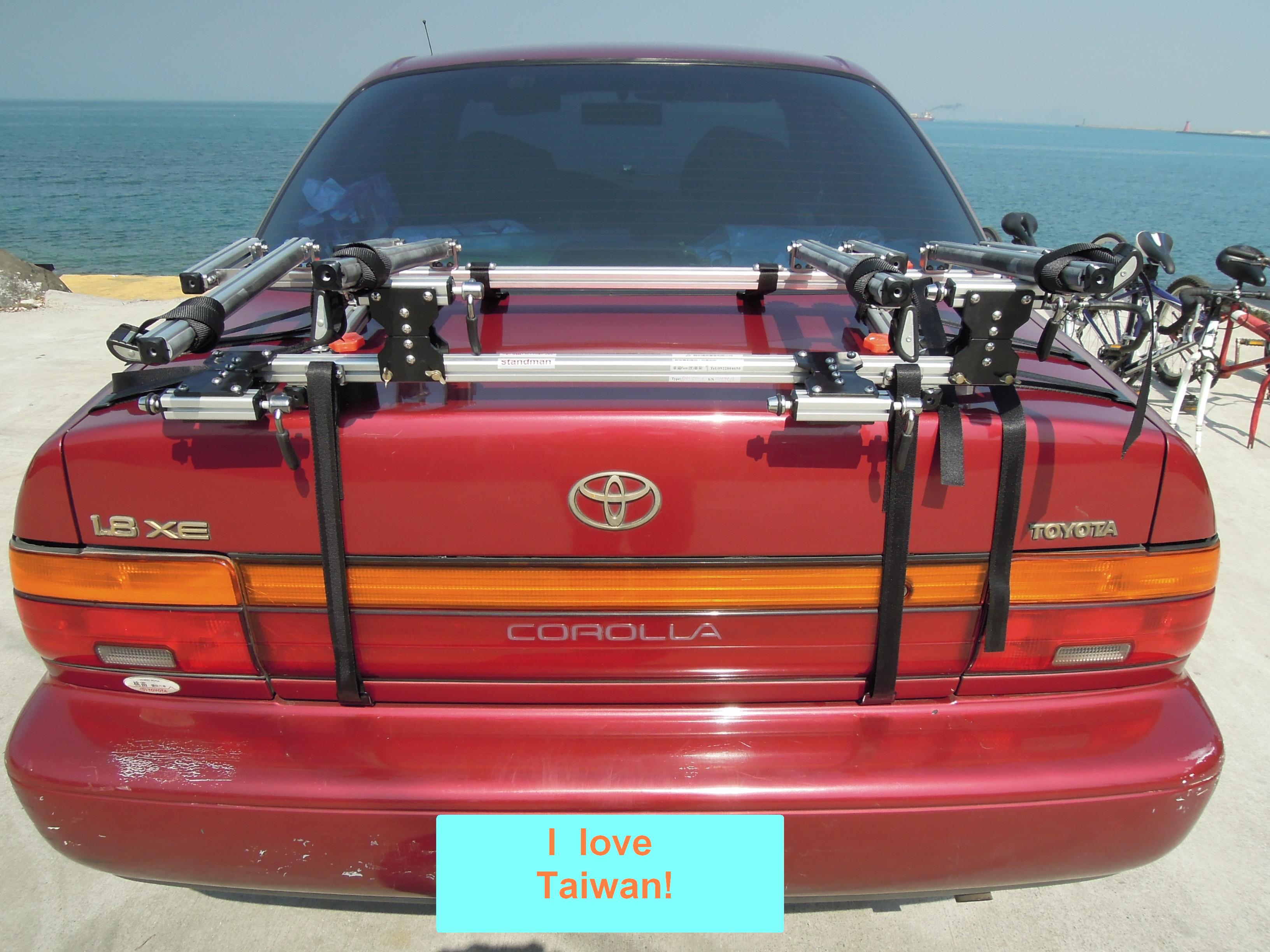 Rear sedan bike carrier