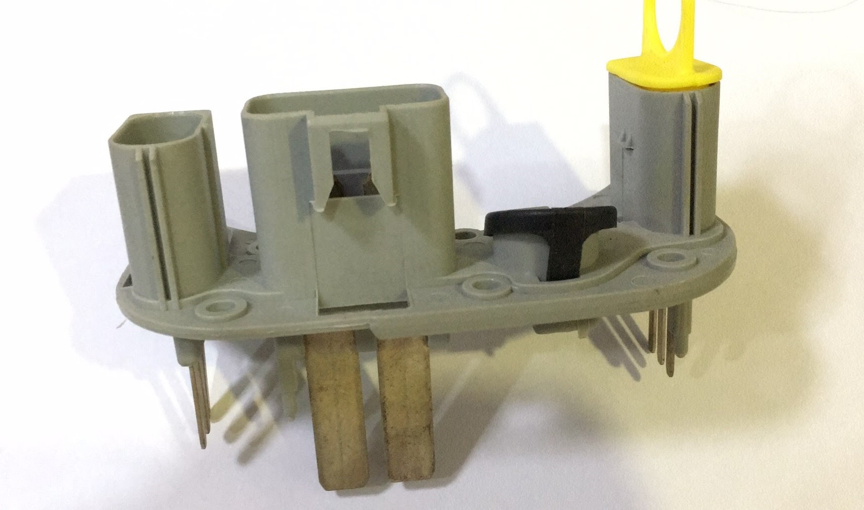 plug fit Electric power steering pump for Ford Focus