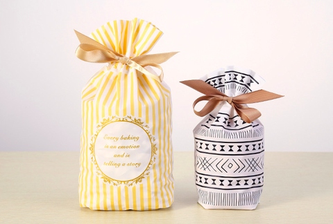 small bottle gift bags