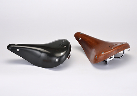 tan bicycle saddle